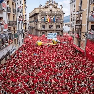 Homestay Tourist - Casa Particular, Pamplona